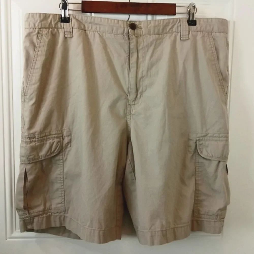 Chaps khaki 6 pocket cargo shorts